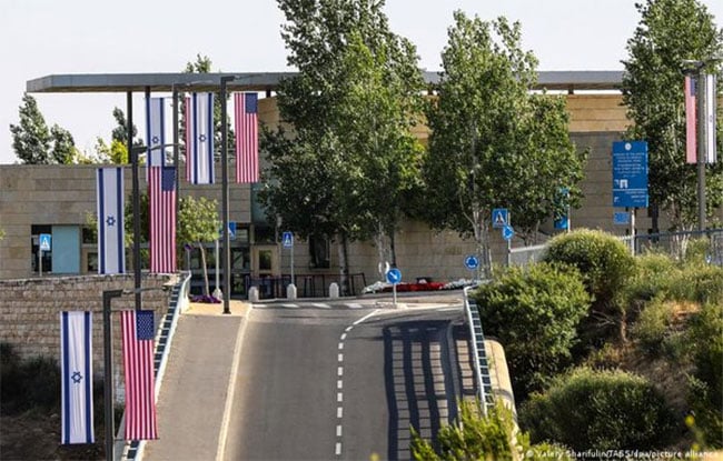 US allows staff to leave Israel as Iran tensions soar