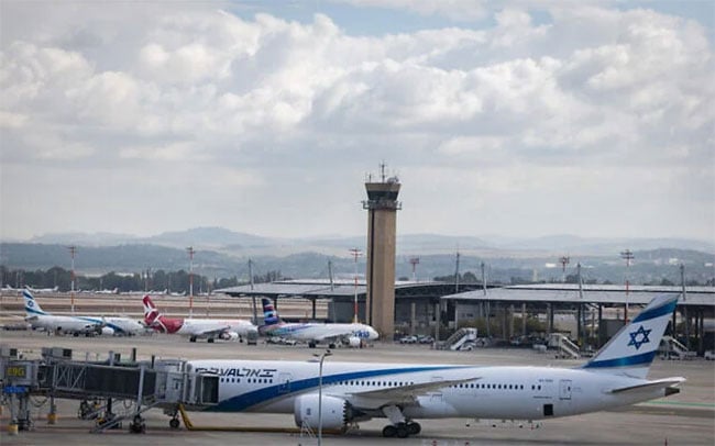 Israel s main airport reopens