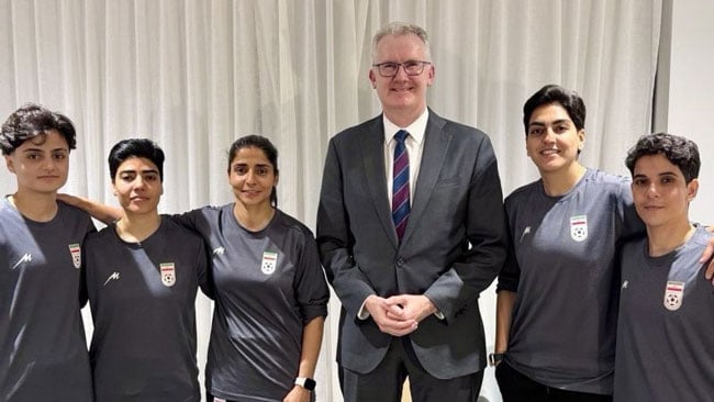 Five Iranian women s soccer players granted humanitarian visas in Australia