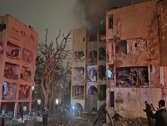 Over 100 injured in Arad, Dimona in Iranian strikes; Netanyahu vows to attack Tehran on all fronts