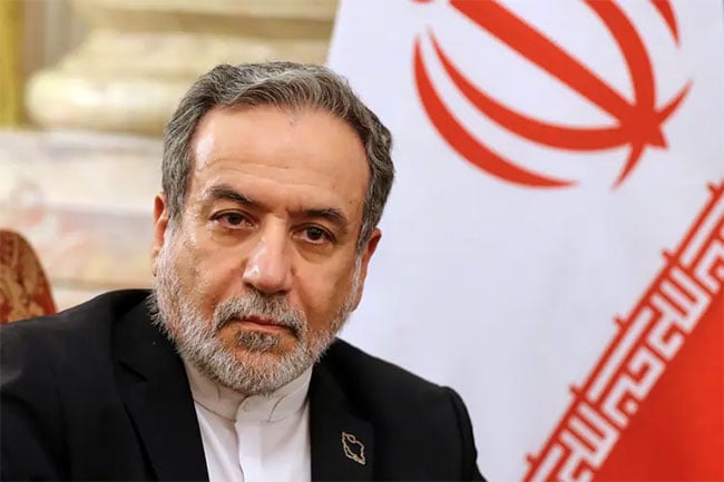 Iran s Foreign Minister denies US talks, calls mediation admission of defeat