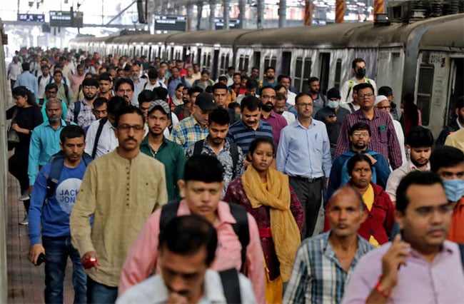 Three million Indian officials to begin counting world s largest population