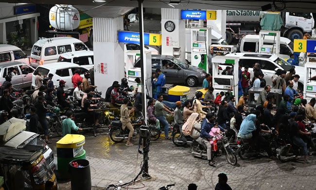 Pakistan raises fuel prices by 43%