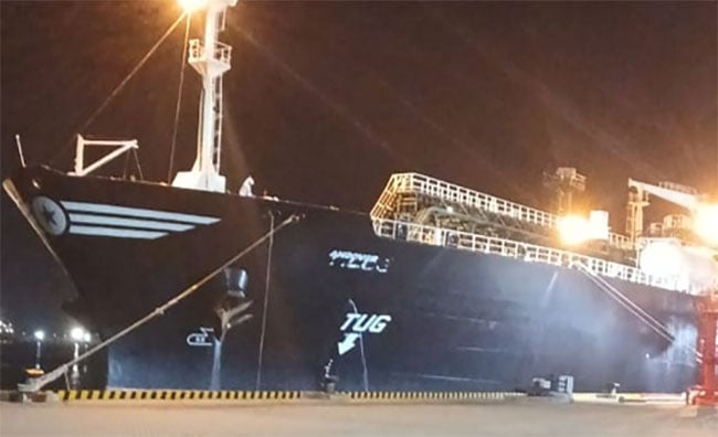 Laugfs gas shipment arrives at Hambantota
