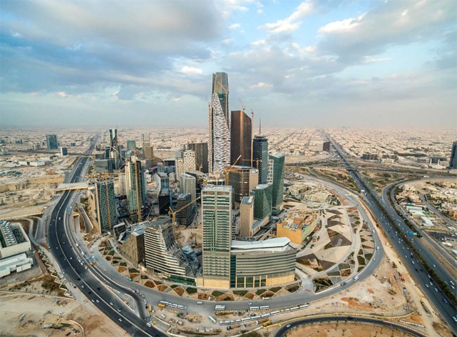 Saudi Arabia evacuates Riyadh s key financial hub amid Iran threat