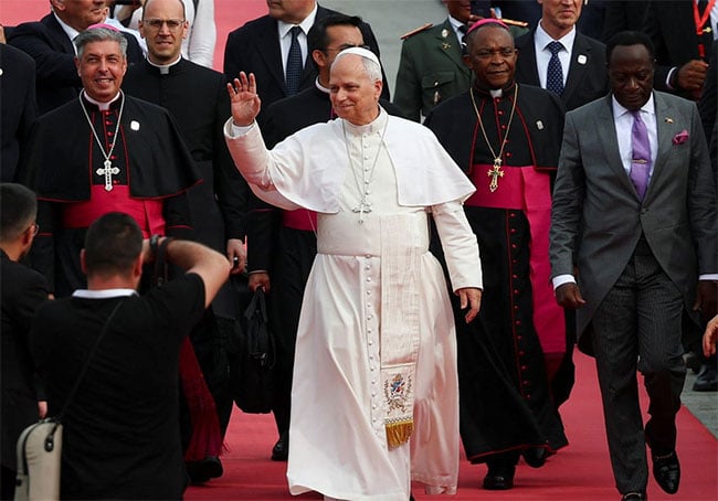 Pope warns humanity s at risk, in plea to world leaders