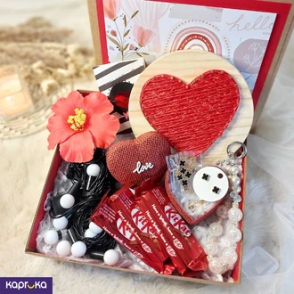 Pretty In Love Box  Online for none