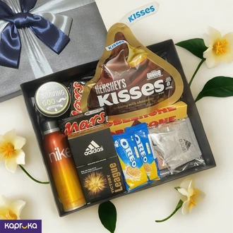 The Gilded Edition Gift Box Buy petals and peony Online for specialGifts