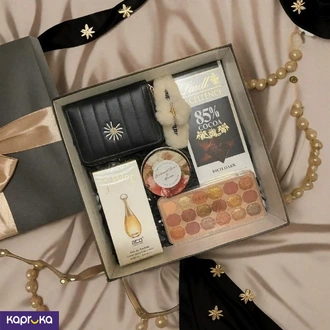 Golden Luxe Gift Box Buy Petals and Peony Online for GIFTSET