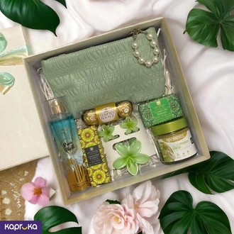 Emerald Essence Giftset  Online for none