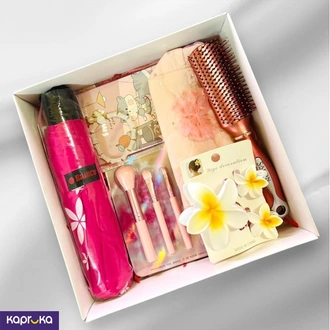 Pretty Glow Beauty Essentials Gift Box  Online for none