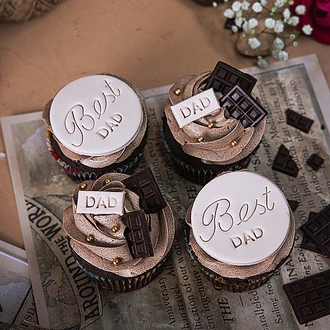 Bread Talk Father`s Day Dad`s Choco Treat Box 4 Cupcakes  Online for none