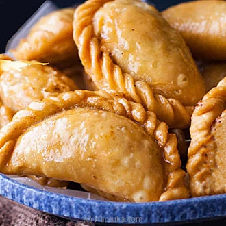 Gujiya 6 Pcs Buy Indian Summer Online for specialGifts