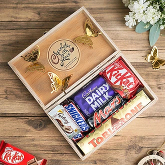 Flutter Feast Chocolate Giftset  Online for none