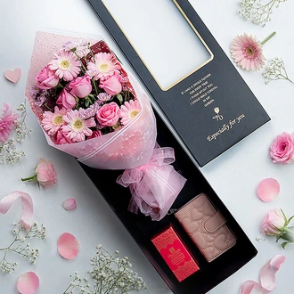 Rose Bliss Mother`s Day Surprise Gift Set With SPA Ceylon Perfume,Flower Bouquet And Wallet Buy combo gift pack Online for specialGifts