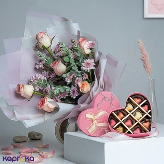 Mother`s Day Petals And Chocolate Heart Pralines Combo Buy combo gift pack Online for specialGifts
