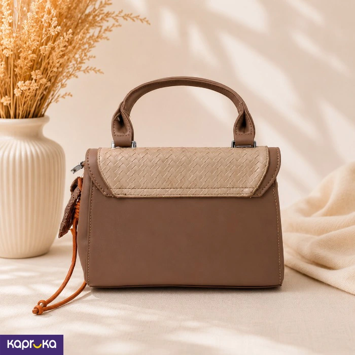 Handbags and Travel Accessories ef_pc_fashion0v18pod00134p in Sri Lanka