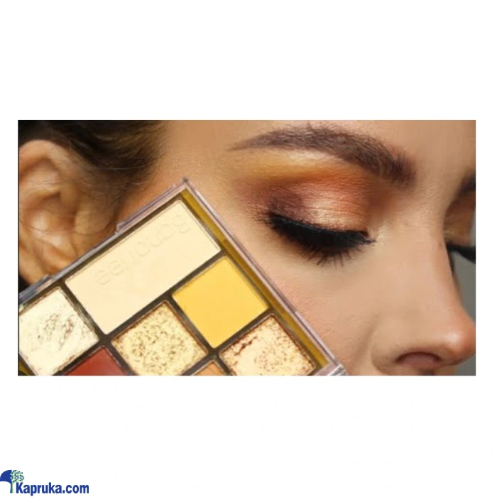 Makeup ef_pc_cosm0v1956p00084 in Sri Lanka