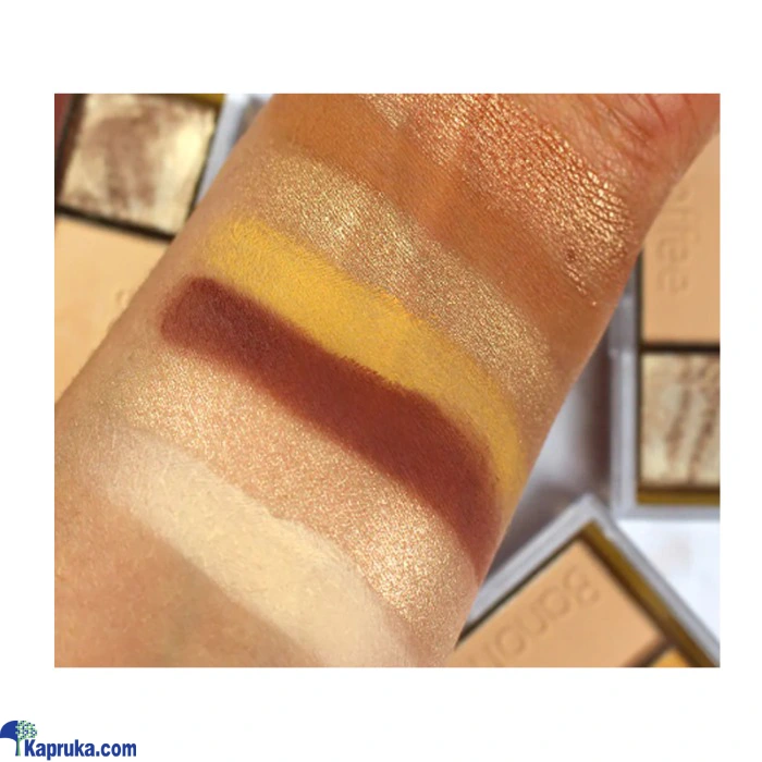 Makeup ef_pc_cosm0v1956p00084 in Sri Lanka