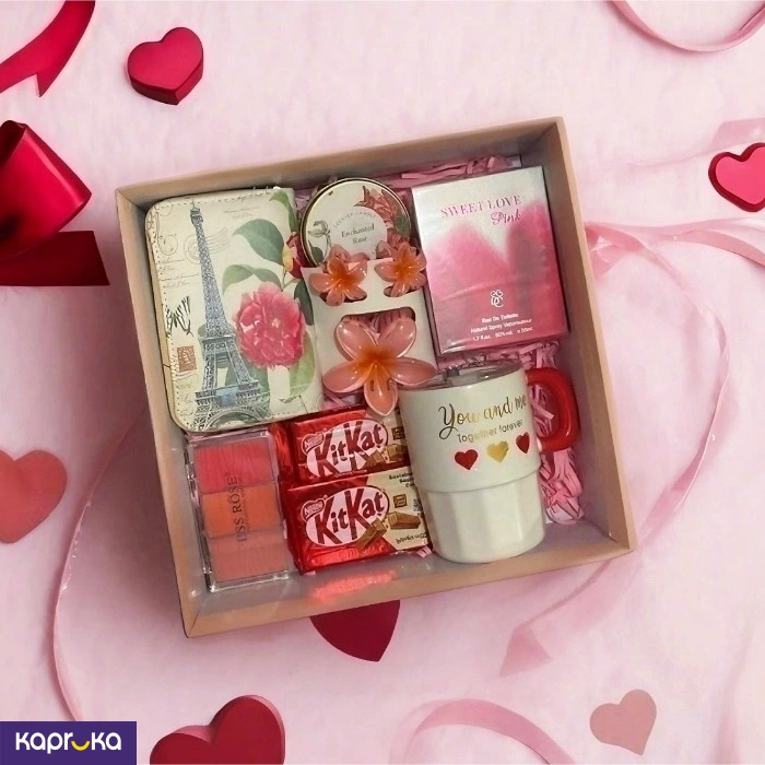 Sweet Love And Blossoms Gift Box