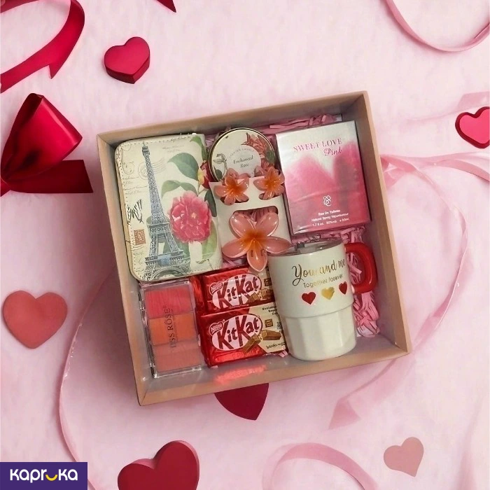 Sweet Love And Blossoms Gift Box
