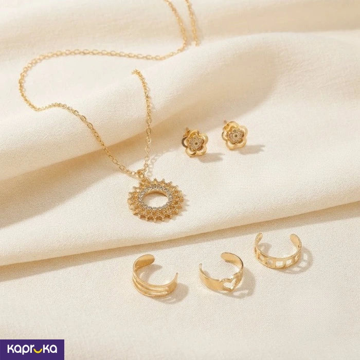Radiant Gold Tone Elegant Jewelry Set