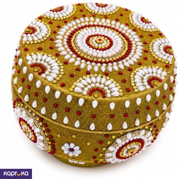 Elegant White Red And Gold Pearl Decarative Gold Paththaraya