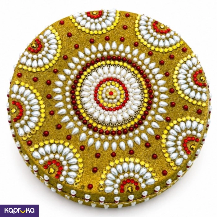 Elegant White Red And Gold Pearl Decarative Gold Paththaraya