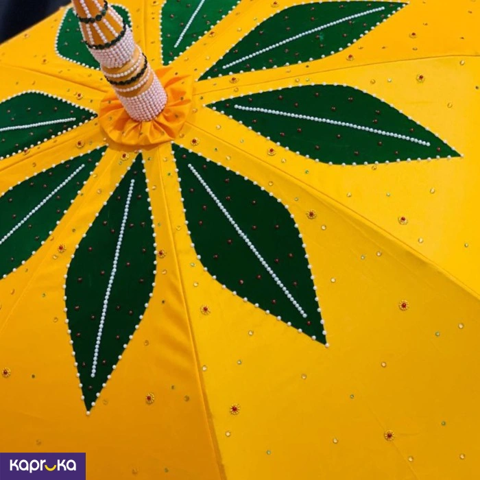 Green Color Decarative Yellow Color Muthu Kudaya
