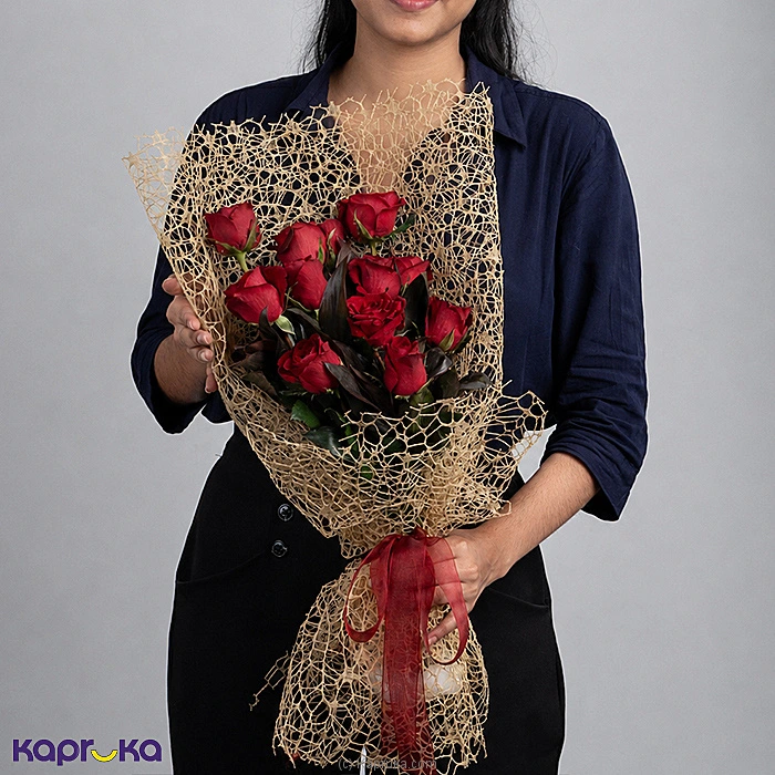 Scarvelle 12 Red Rose Bouquet