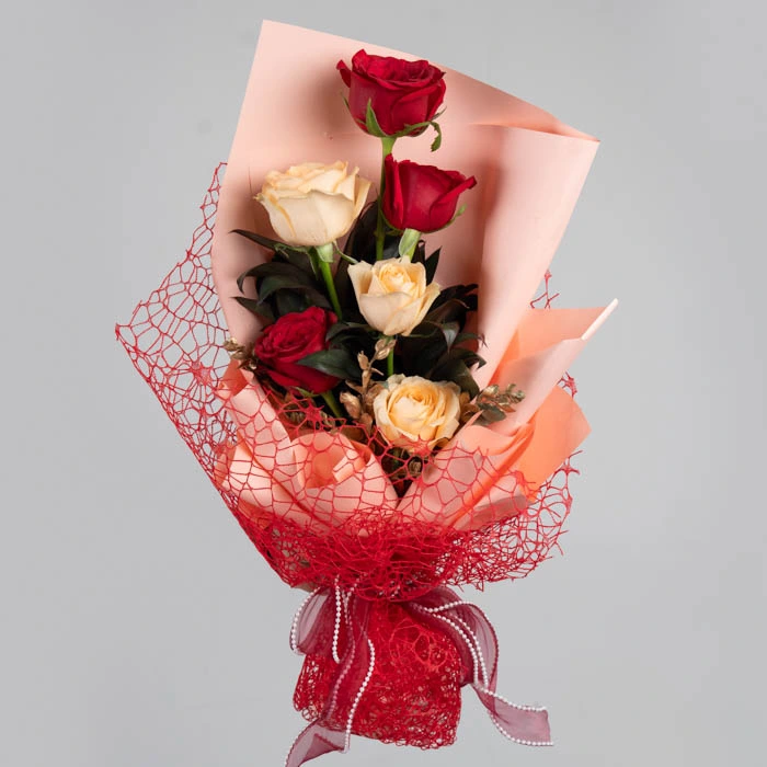 Bloomora 3 Red 3 Peach Roses Bouquet